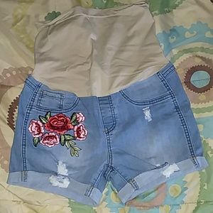 Maternity shorts
